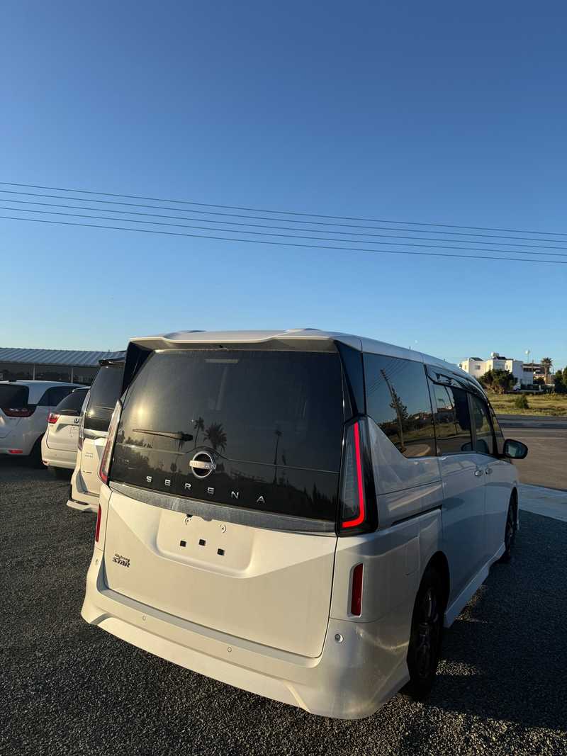 2024 Nissan Serena 2,0L 2024 Cyprus