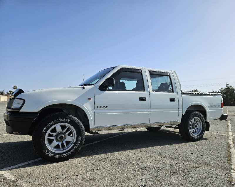 2002 Isuzu Pick-up 2,5L 2002 Cyprus