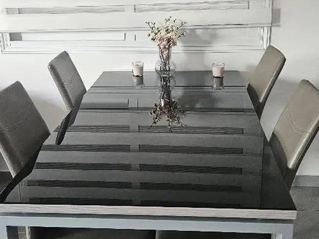 Table with 4 chairs, Limassol — Limassol - Agios Ioannis