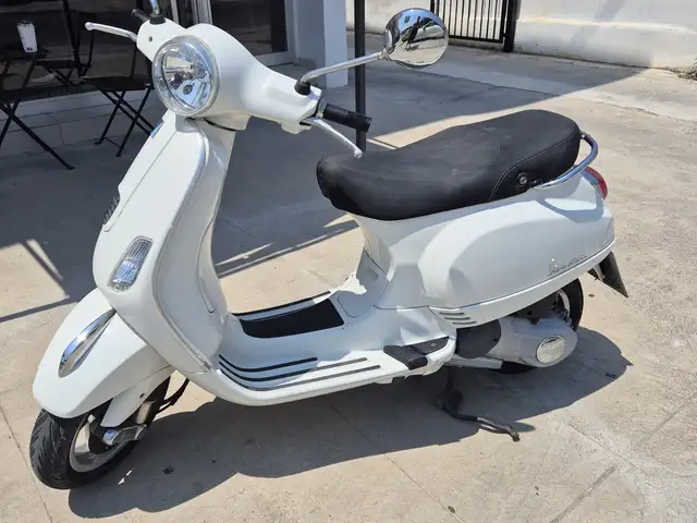 Vespa lx 150, Επαρχία Λάρνακας — Λάρνακα - Καμάρες