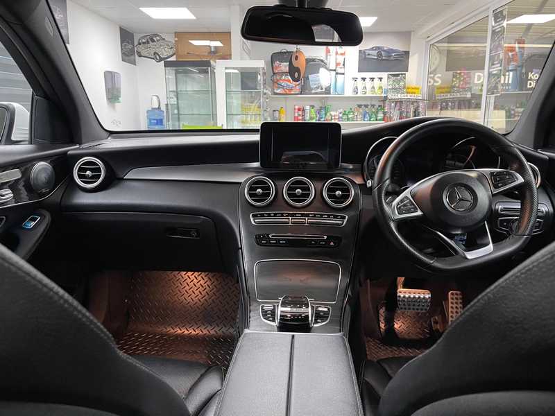 2017 Mercedes-Benz GLC-Class 2,5L 2017 Cyprus