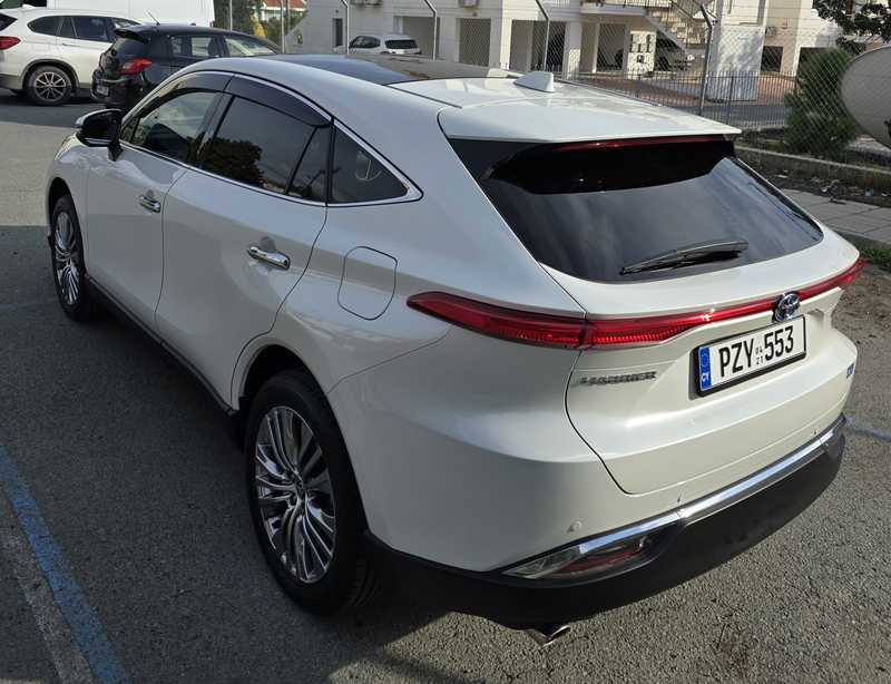 2021 Toyota Harrier 2,5L 2021 Cyprus