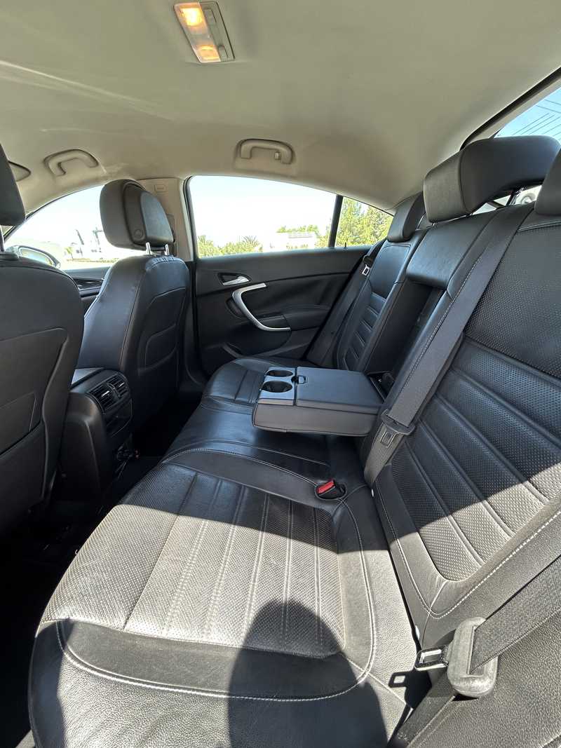 2010 Opel, Vauxhall Insignia 2,0L 2010 Cyprus