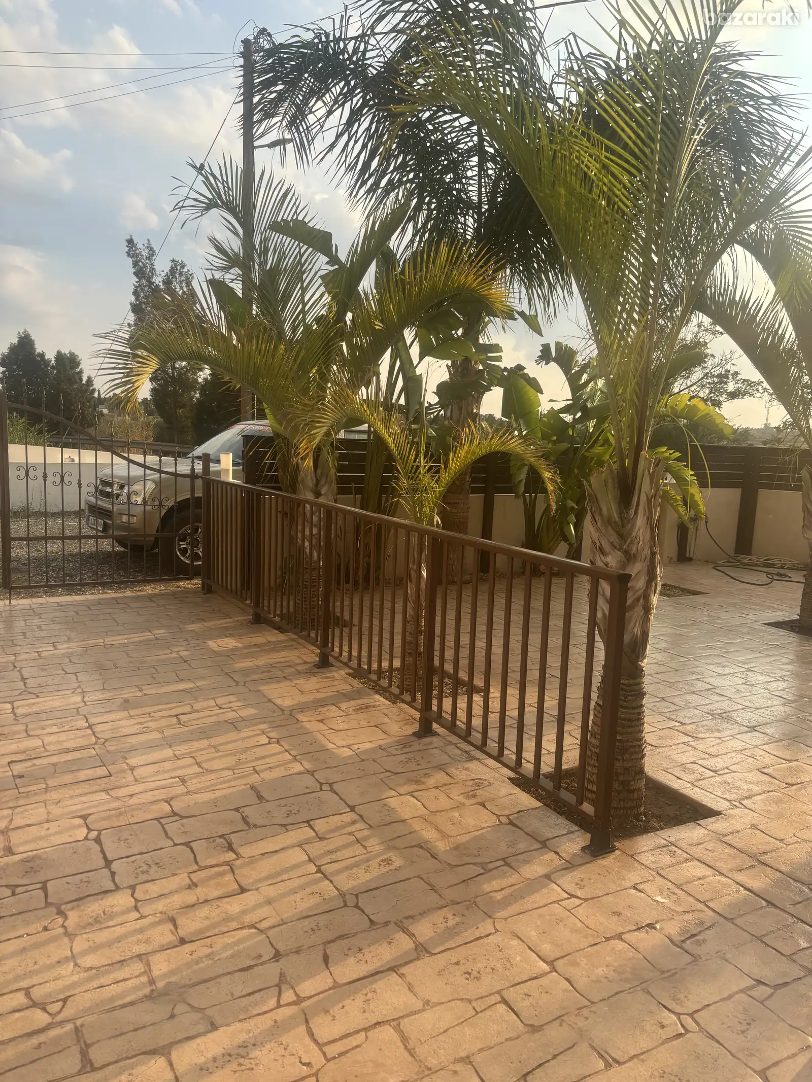 House, 3 bedrooms — 3
