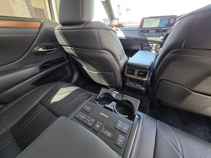 2022 Lexus ES300h 2,5L 2022 Cyprus