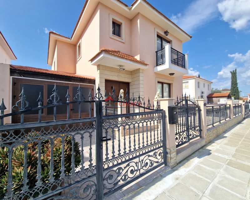 4-bedroom villa for sale