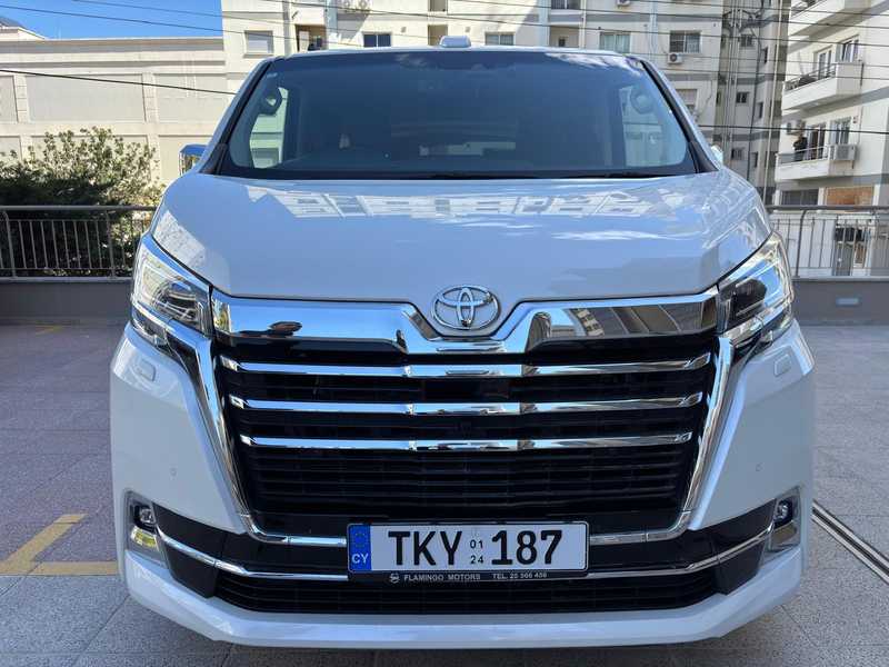 Toyota Granace 2,8L 2024
