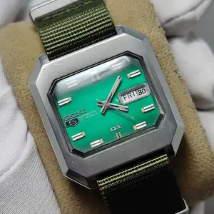 Vintage 1970s seiko 5 dx 6106-5480 green dial octagon case automatic watch, Επαρχία Λεμεσού — Λεμεσός - Λινόπετρα