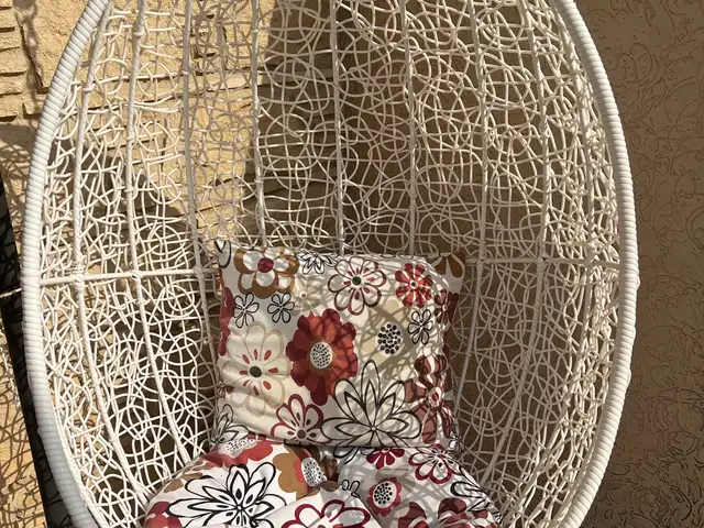 Swing/swinging chair/egg-chair, Limassol — Kolossi -Agios Loukas