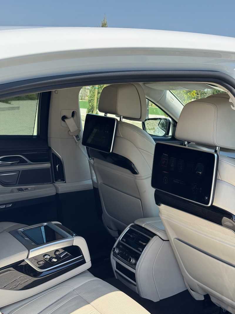 2016 BMW 7-Series 4,4L 2016 Cyprus