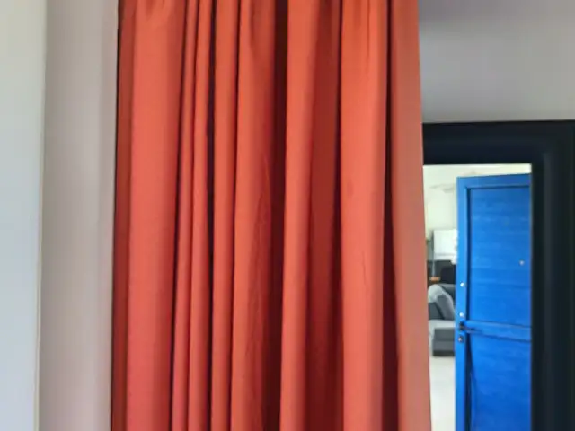 Set of red curtains in perfect conditions, Επαρχία Πάφου — Universal