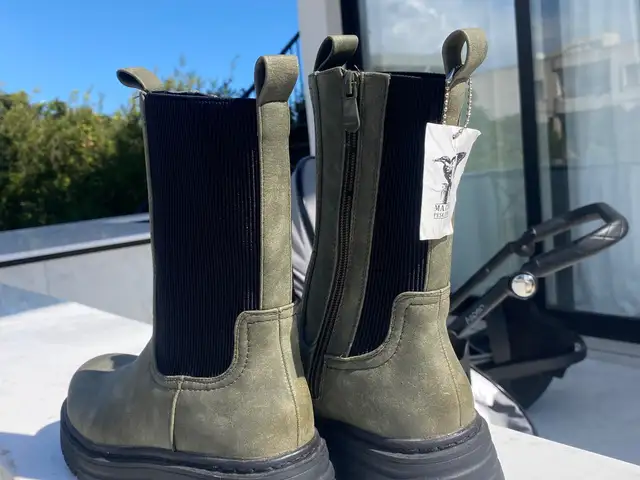 New boots for girls, size 39, Επαρχία Λεμεσού — Λεμεσός - Ζακάκι