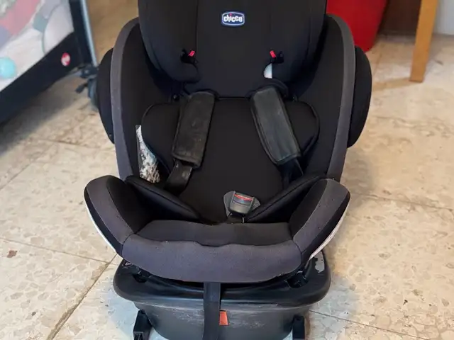 Chicco child car seat with isofix and 360 degree rotation, Επαρχία Λευκωσίας — Στρόβολος - Άγιος Βασίλειος
