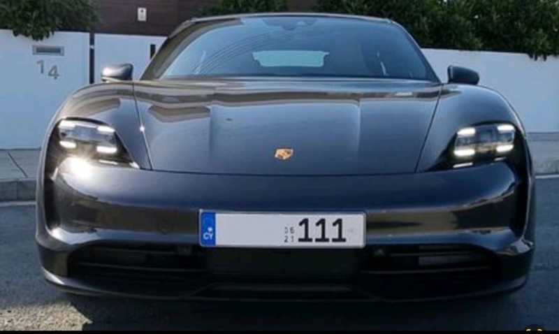 Porsche Taycan Electric 2021