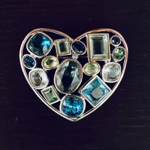 Genuine original swarovski multi-color crystals heart brooch, Larnaca — Perivolia Larnakas