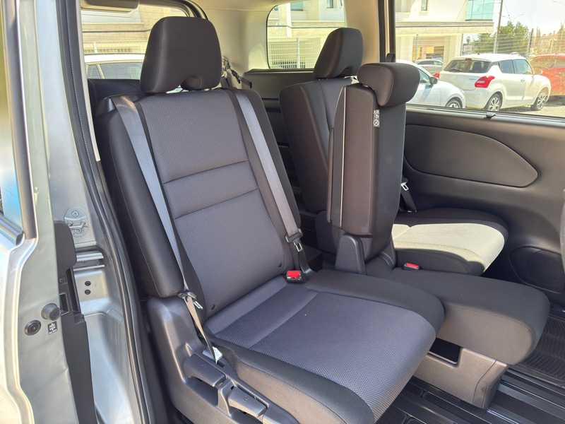 2020 Nissan Serena 2,0L 2020 Cyprus