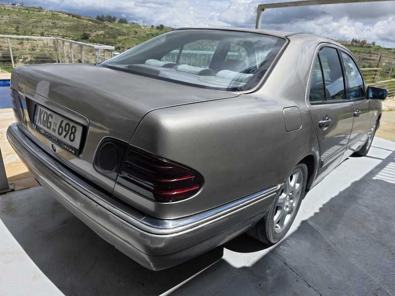 1999 Mercedes-Benz E-Class 2,0L 1999 Cyprus
