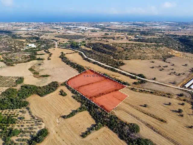 Agricultural Field 10153 m², Επαρχία Λάρνακας — Μαρώνι