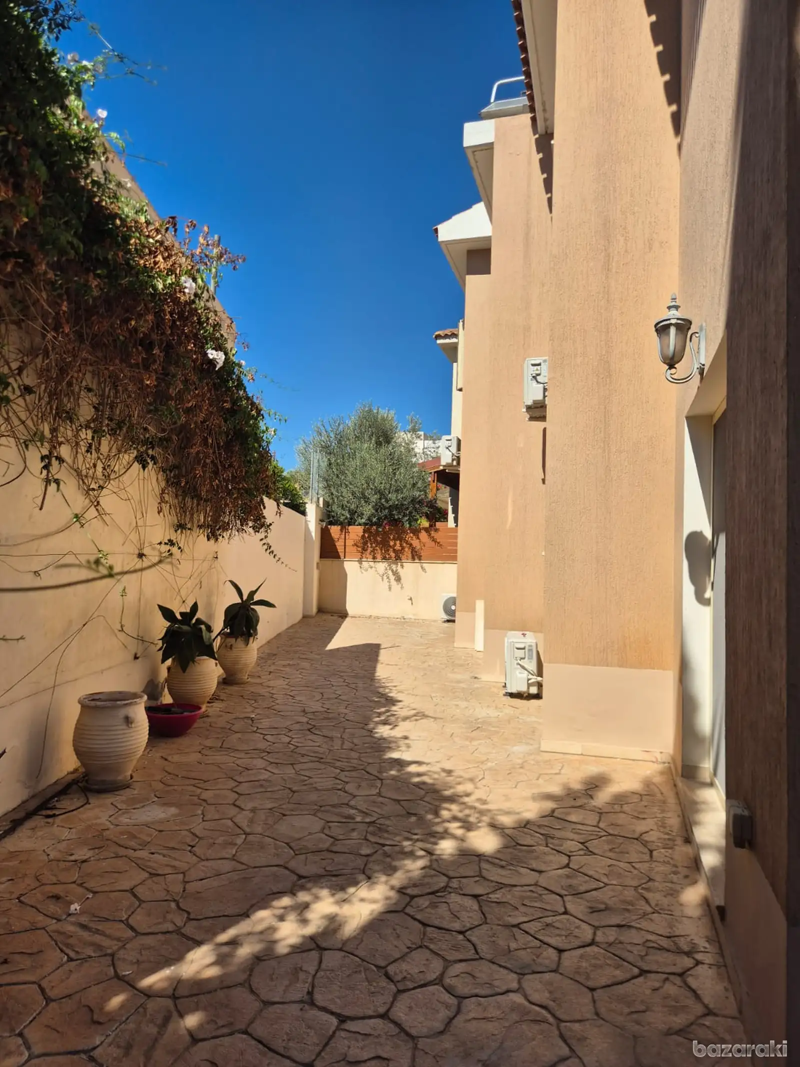 House, 3 bedrooms — 3