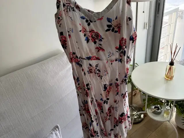 White summer dress, Nicosia — Aglantzia