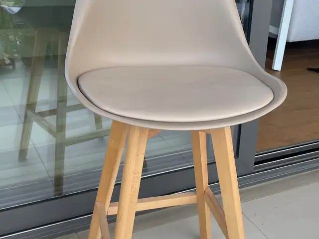 Chair, Limassol — Limassol - Mesa Geitonia