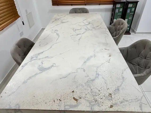 Table and 5 chairs, Επαρχία Λάρνακας — Λιβάδια Λάρνακας