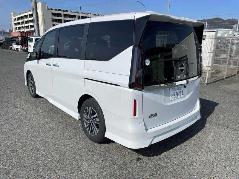 2025 Nissan Serena 2,0L 2025 Cyprus