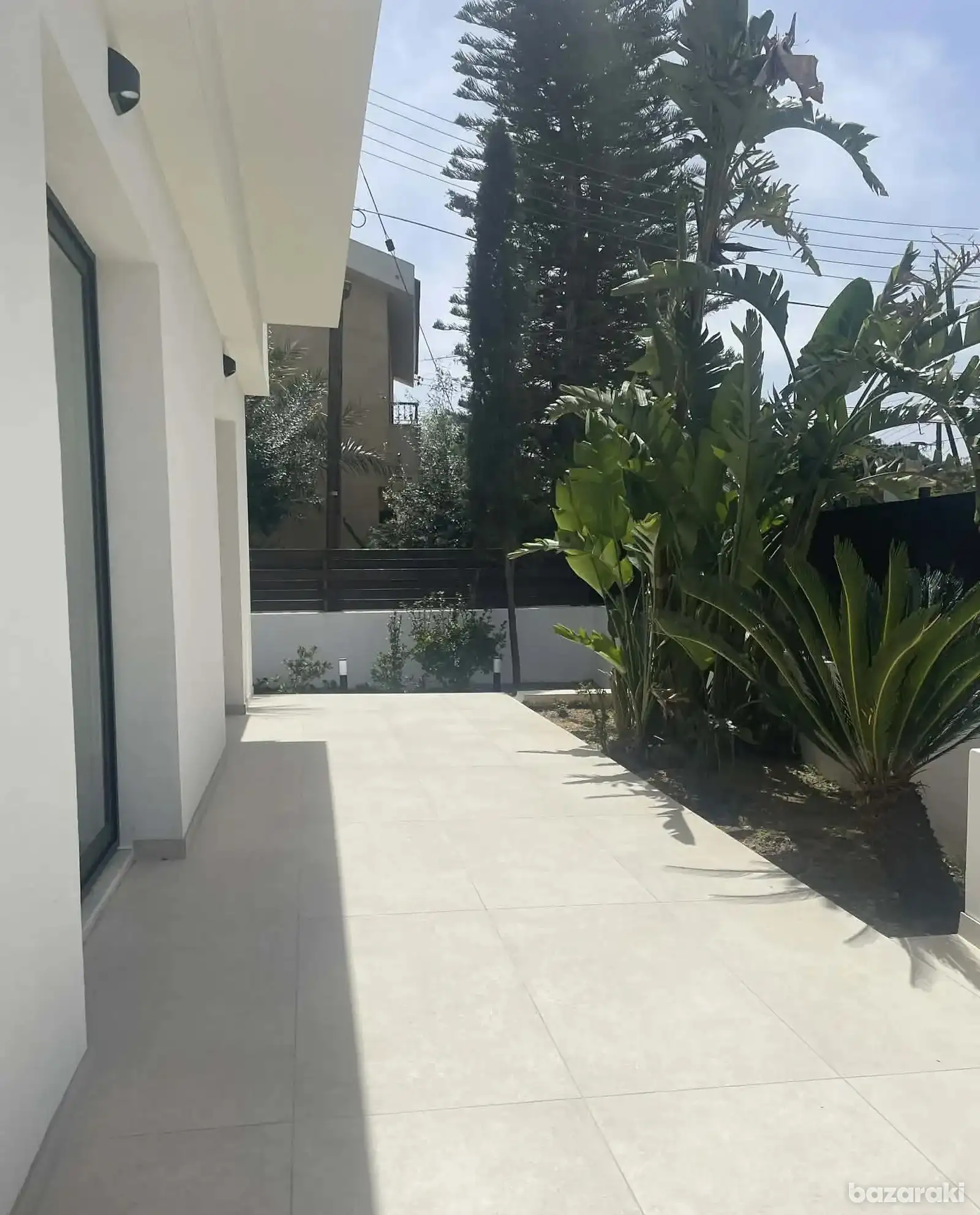 House, 5 bedrooms — 4