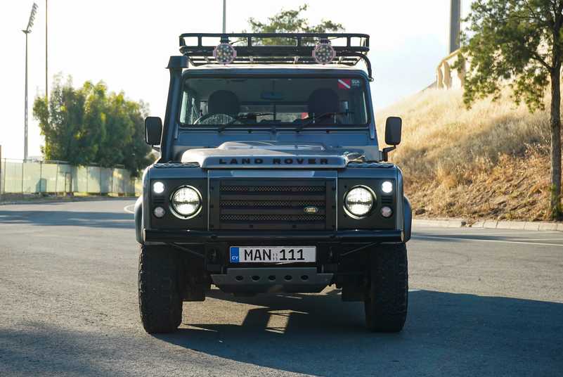 2011 Land Rover Defender 2,2L 2011 Cyprus