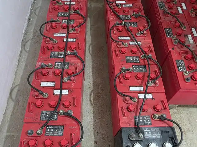 Solar systems hybrid inverters+ 25 batteries in top condition vs new, Larnaca — Kofinou - 7