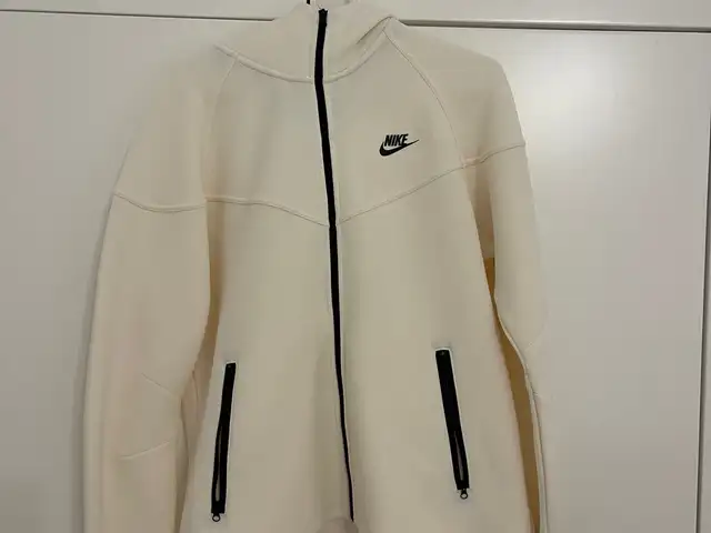 Original nike tech fleece size l, Paphos — Pegeia