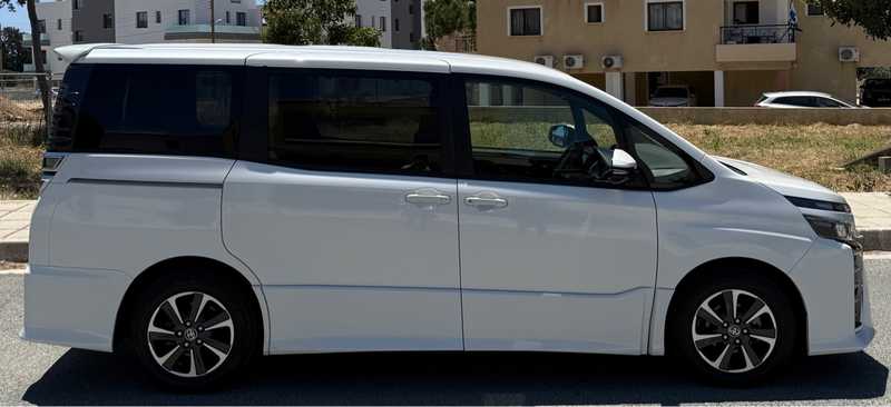 2021 Toyota Voxy 2,0L 2021 Cyprus
