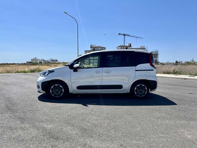 2023 Toyota Sienta 1,5L 2023 Cyprus