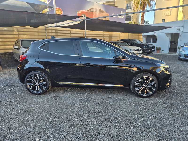 2022 Renault Clio 1,6L 2022 Cyprus
