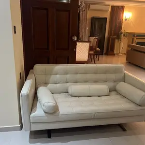 Elegant cream leather two-seater sofa, Επαρχία Λεμεσού — Γερμασόγεια