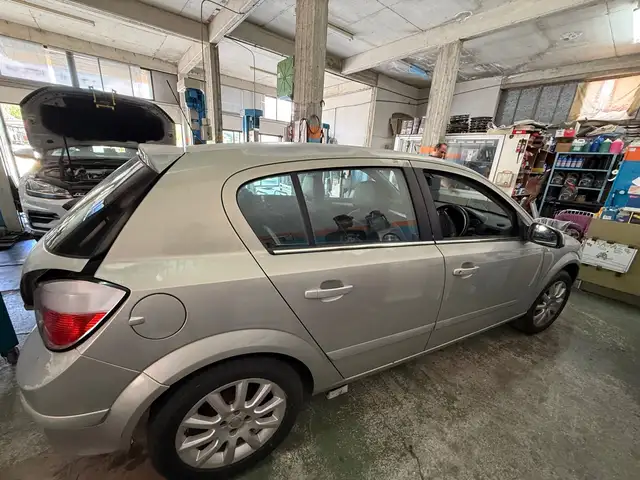 Opel, Vauxhall Astra