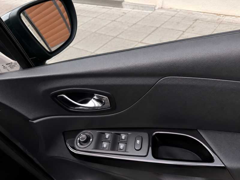 2017 Renault Captur 1,2L 2017 Cyprus