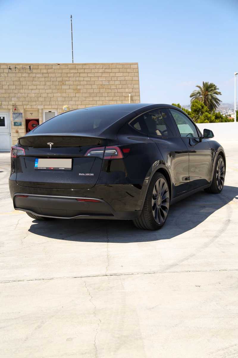 Tesla Model Y Performance Electric 2024