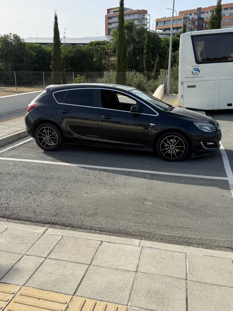 2015 Opel, Vauxhall Astra 2,0L 2015 Cyprus