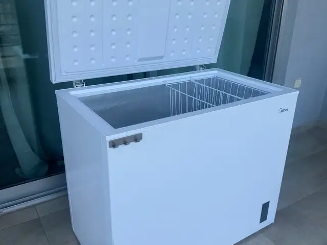 Midea chest freezer 249l convertible fridge/freezer - excellent condition, Επαρχία Λεμεσού — Άγιος Αθανάσιος