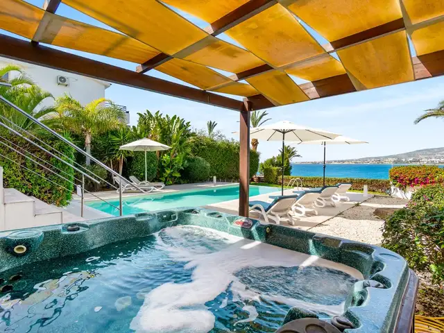  4-bedroom villa to rent, Paphos — Kissonerga - 4