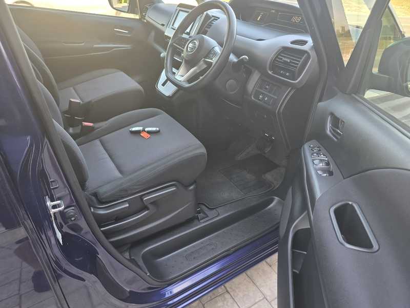 2021 Nissan Serena 2,0L 2021 Cyprus