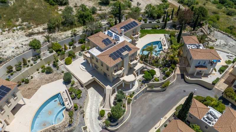 6-bedroom villa for sale