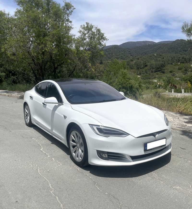 Tesla Model S Electric 2018