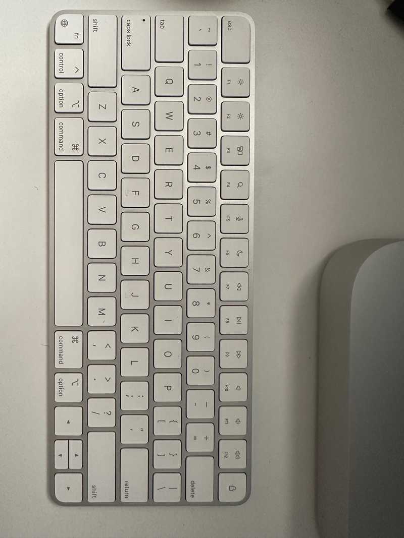 美品 Mac mini M2 8GB 256GBとMagic Keyboard Amazon.com: Apple Mac mini Desktop Computer, M2 Chip with 8