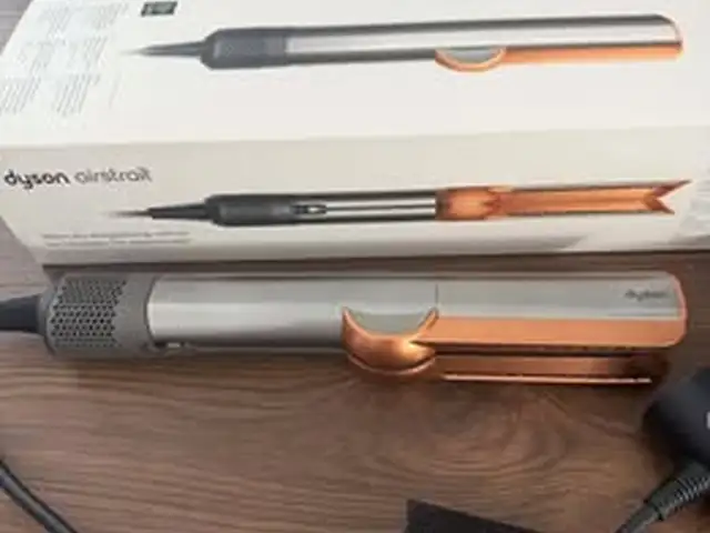 Dyson airstrait nickel/copper - barely used & box & accessories, Limassol — Agios Tychon
