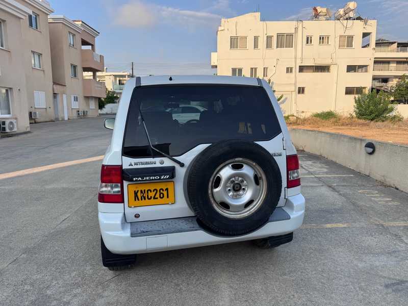 2001 Mitsubishi Pajero 2,0L 2001 Cyprus