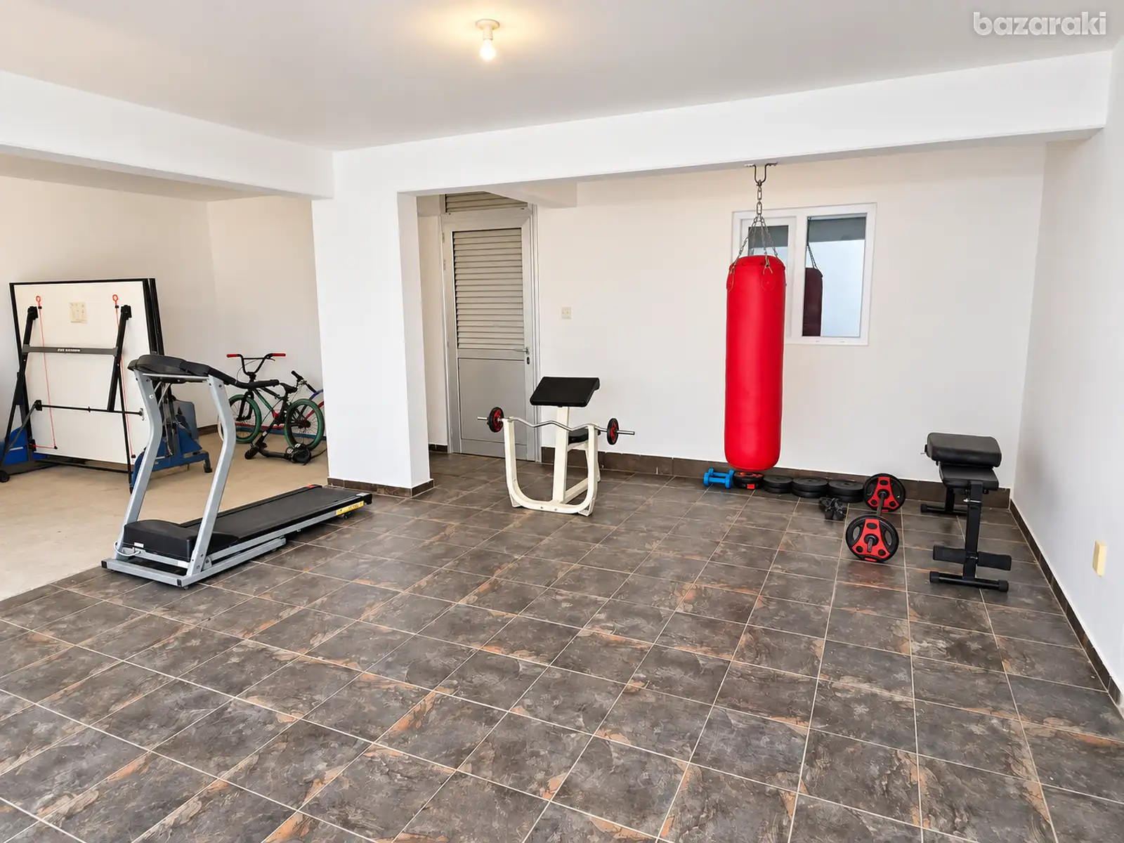 House, 3 bedrooms — 8