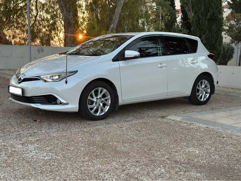 2015 Toyota Auris 1,5L 2015 Cyprus