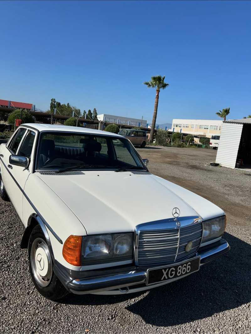 1980 Mercedes-Benz C-Class 2,0L 1980 Cyprus